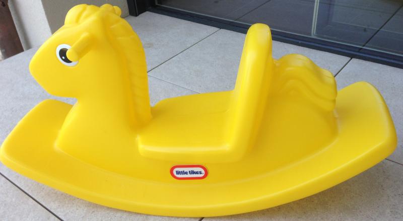 cheval à bascule little tikes occasion