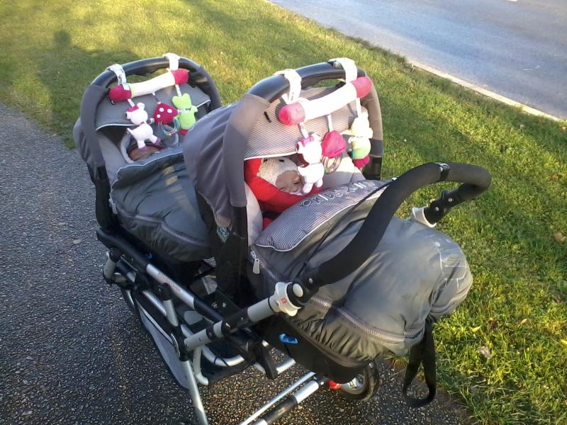 jane poussette double powertwin avec 2 coques strata