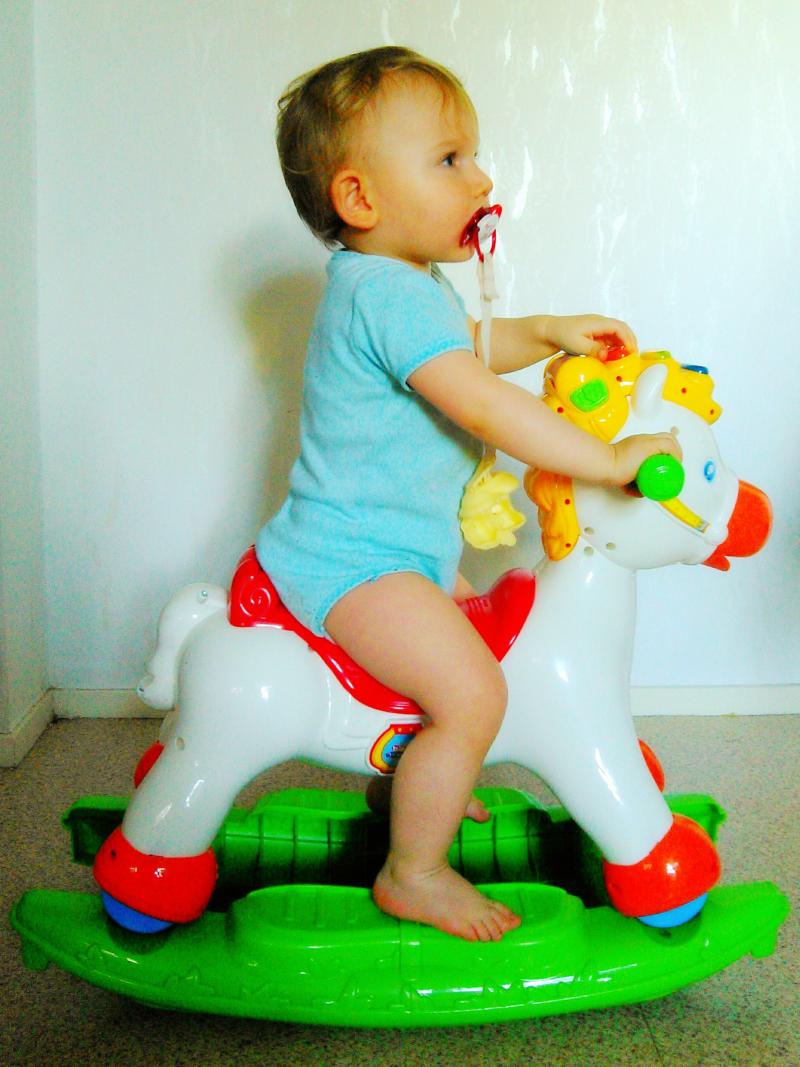 cheval a bascule clementoni