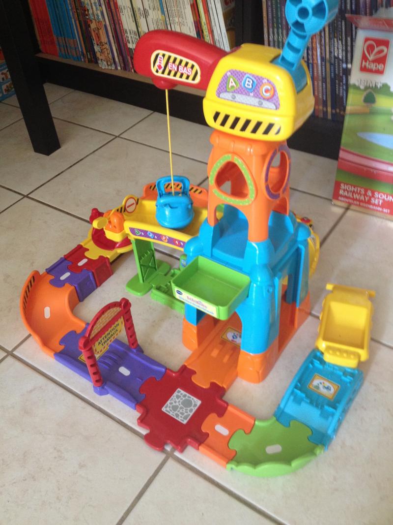 Tut Tut Land Maxi Parc D Attraction Retenue Audessus de la tête et des épaules Rationnel chantier tut tut  bolide Oh épisode Majestueux