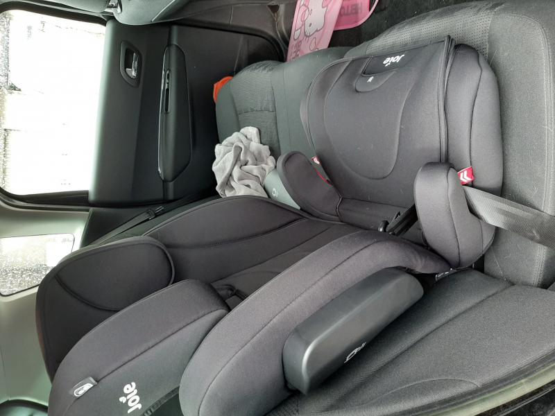 siege auto joie traver shield