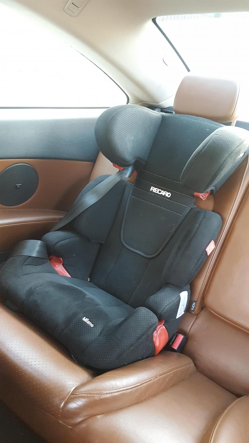 rehausseur voiture recaro