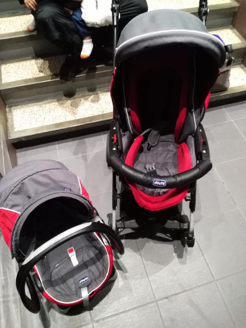 poussette chicco trio living rouge