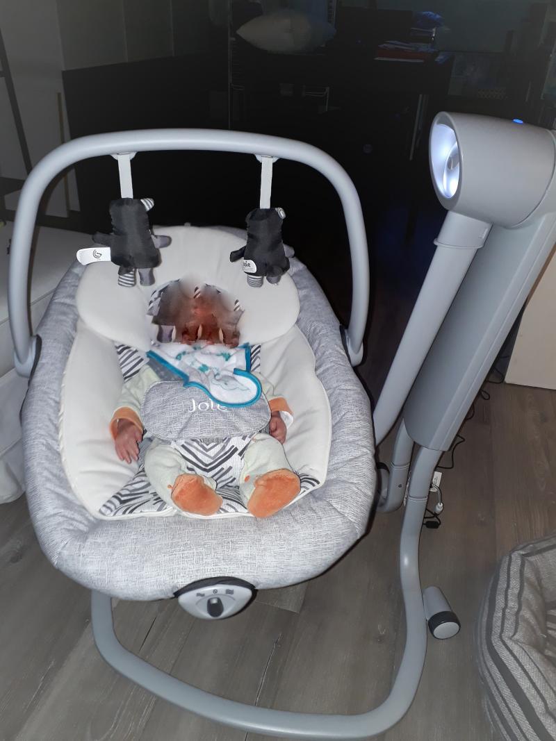 Balancelle Serina Votre Enfant Peut Profiter De La Balancelle Serina Des Sa Naissance Et Jusqu A 9 Kilos