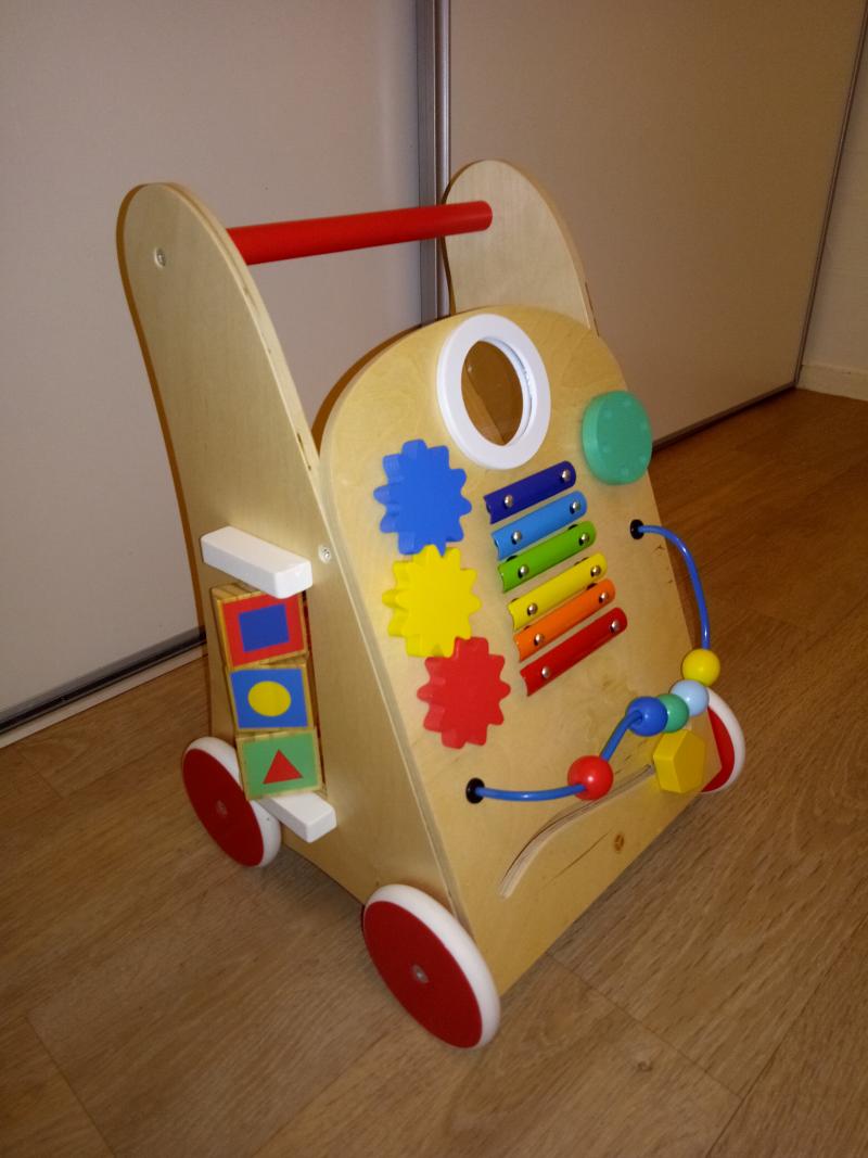 trotteur en bois avec frein