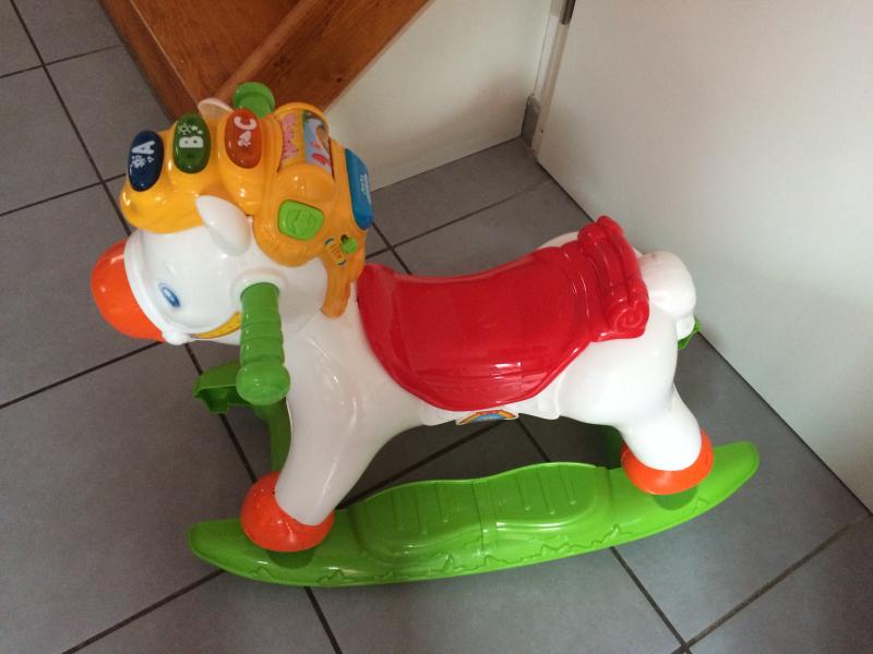cheval a bascule clementoni