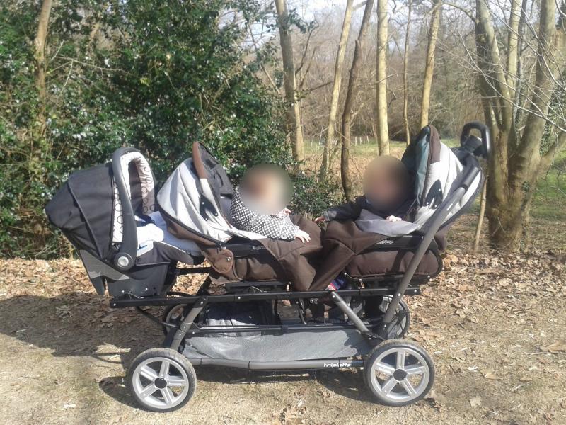 poussette triple avec volant