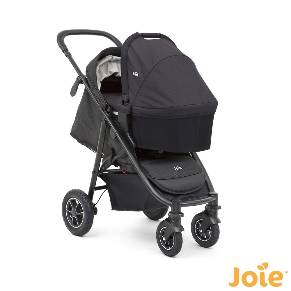poussette yoyo autour de bebe